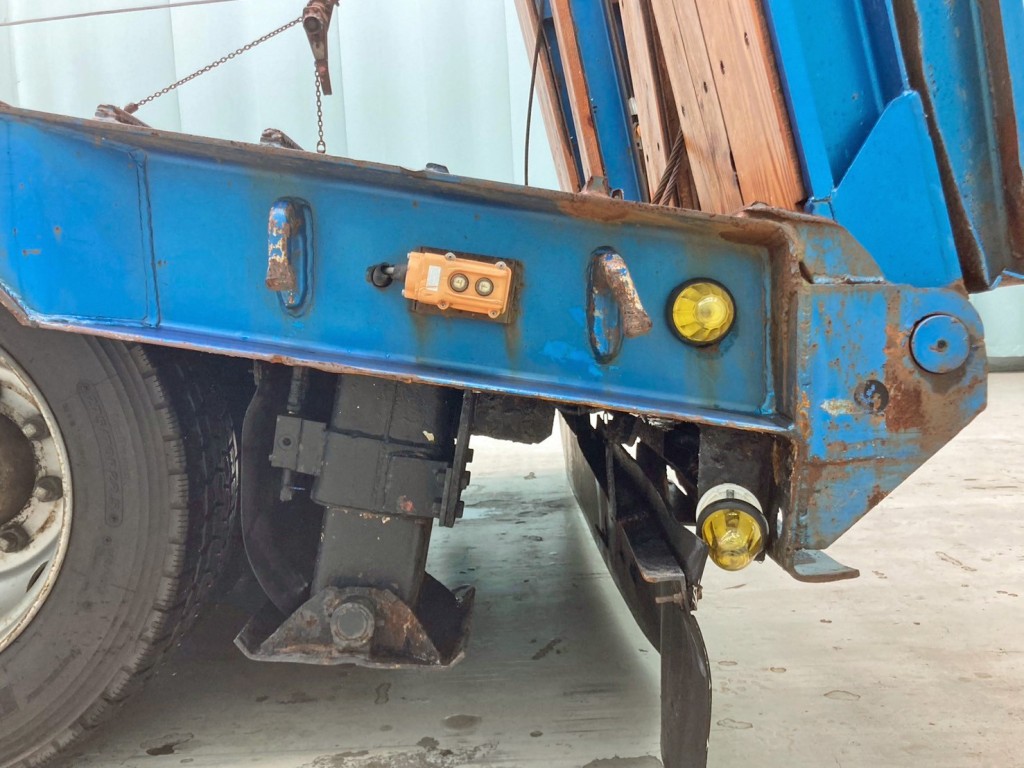 助手席側にリヤジャッキが付いています。|東急 TL201-102の写真20