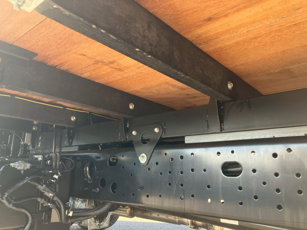 シャーシとネタの状態です。|日野 レンジャー 2PG-FD2ABA(2WD)の写真6