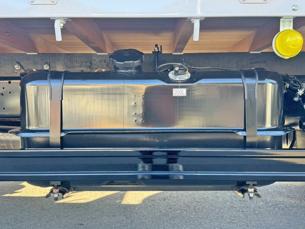 燃料タンクは200Lです。|三菱 ファイター 2KG-FK62F(2WD)の写真13