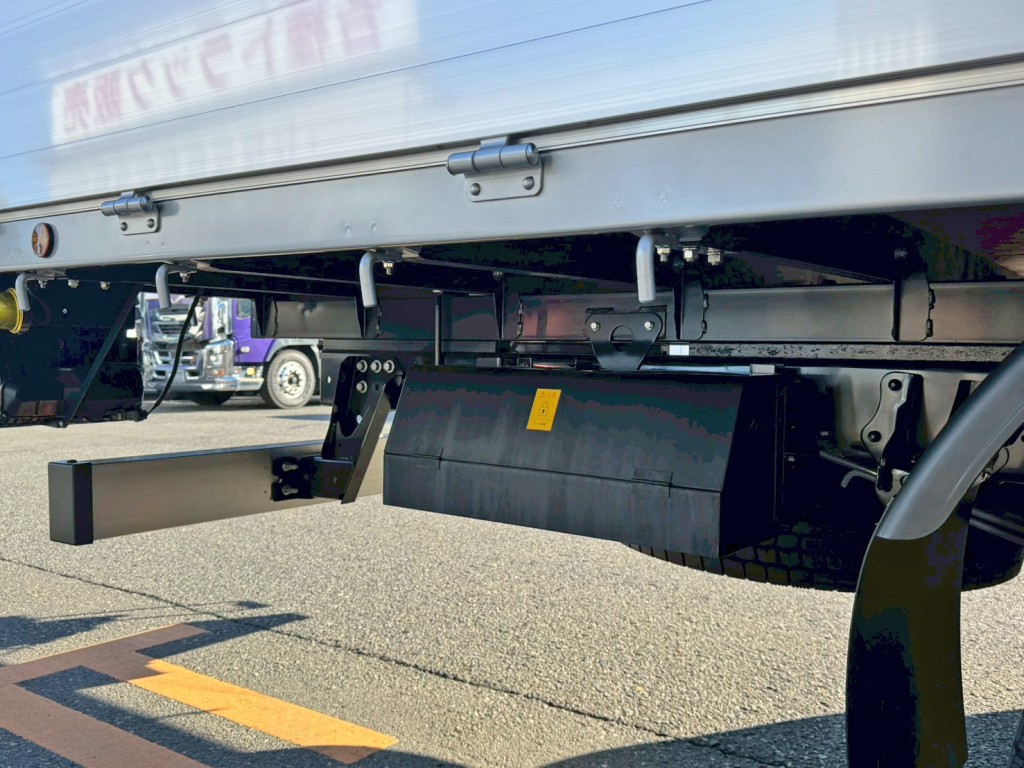 運転席側後方に工具箱が付いています。|日野 レンジャー 2PG-FD2ABA(2WD)の写真11