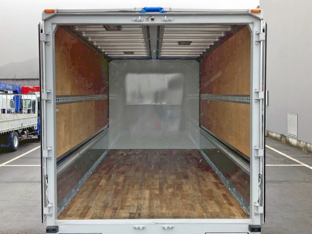 いすゞ フォワード 2RG-FTR90V4の写真9