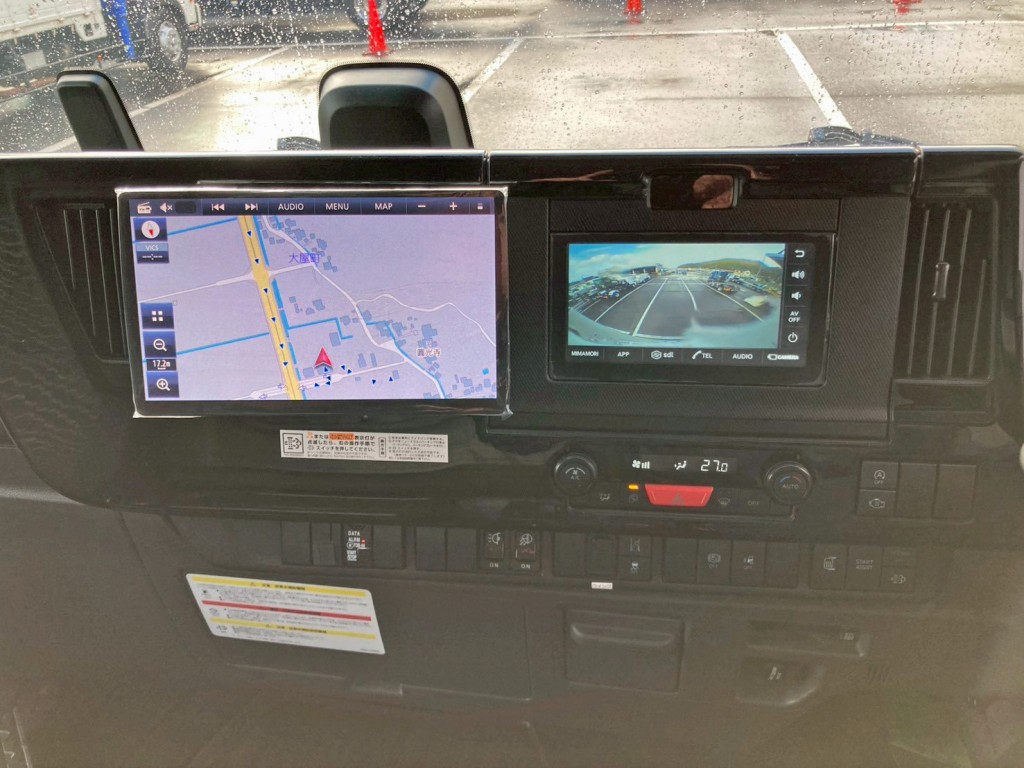 インパネ周りの状態です。|いすゞ フォワード 2RG-FTR90V4の写真15