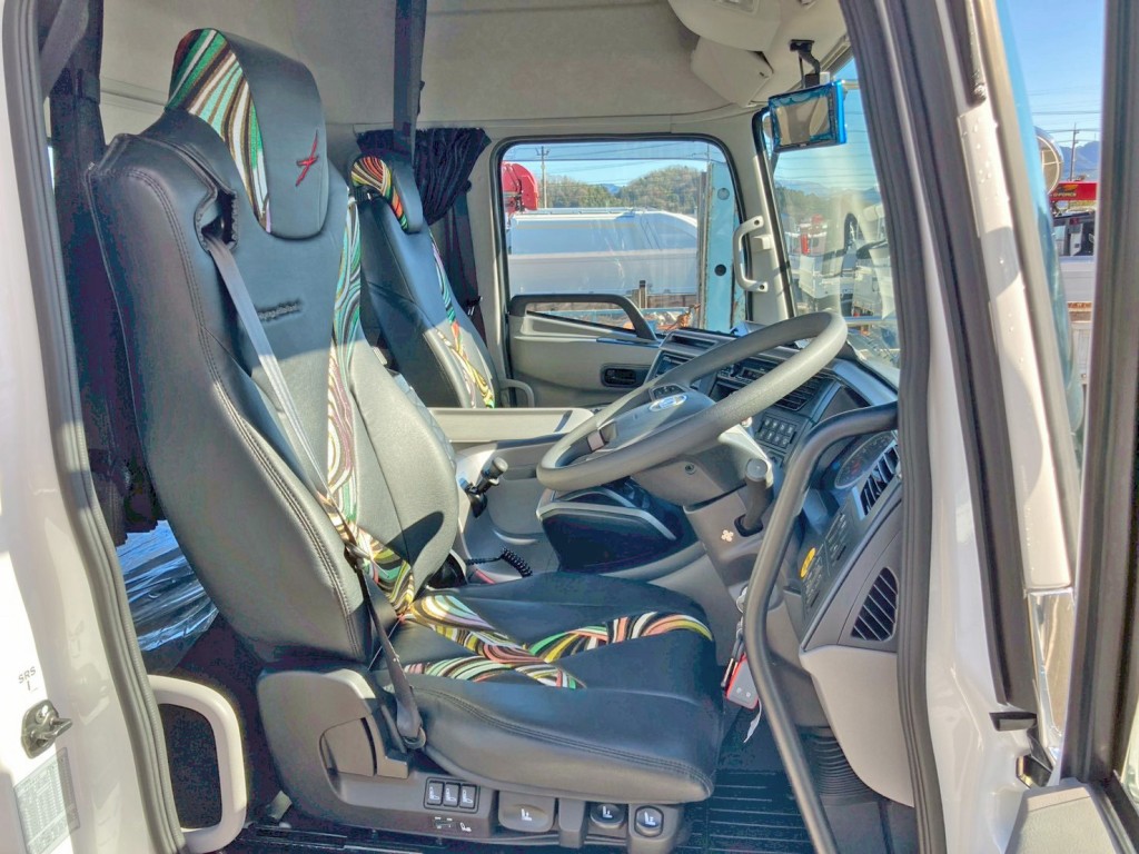 ハイルーフキャビンです。|UDトラックス  2RG-GK5DABの写真8