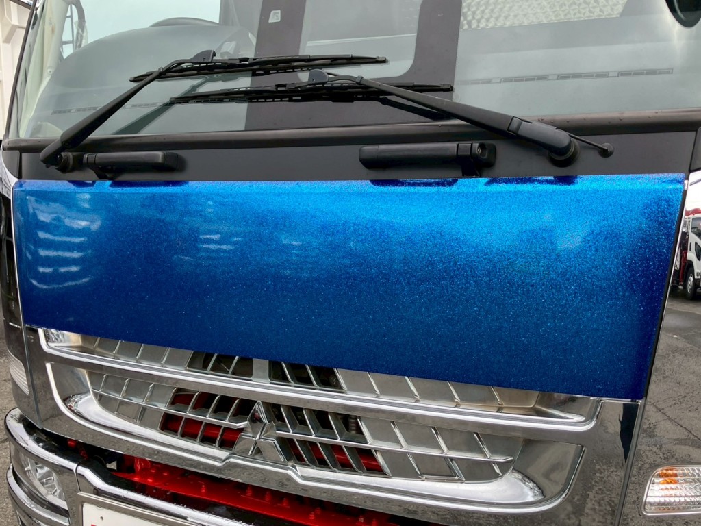 フロントパネルにキズがあります。|三菱 ファイター 2KG-FK65F(2WD)の写真23