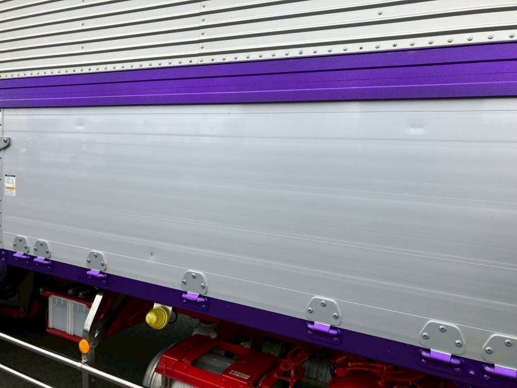 助手席側アオリにキズ・ヘコミがあります。|三菱 ファイター 2KG-FK65F(2WD)の写真33