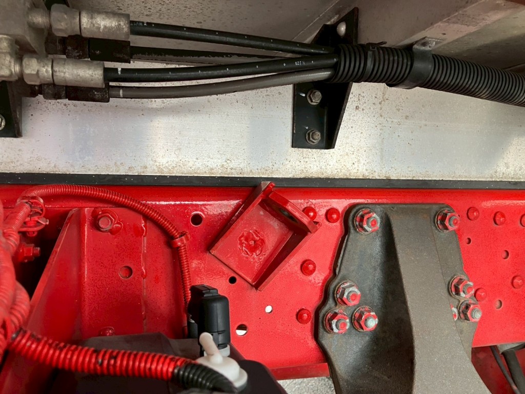 ボディーズレ止め・Uボルト欠品しています。（反対側も同様です）|三菱 ファイター 2KG-FK65F(2WD)の写真44