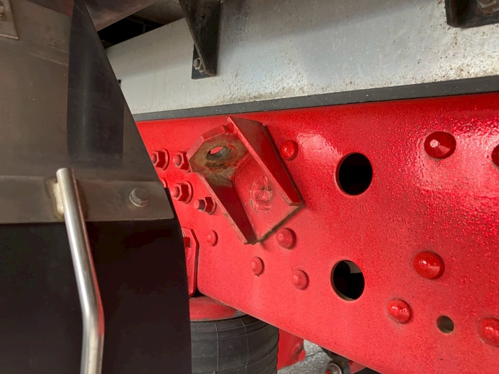 ボディーズレ止め・Uボルト欠品しています。（反対側も同様です）|三菱 ファイター 2KG-FK65F(2WD)の写真45