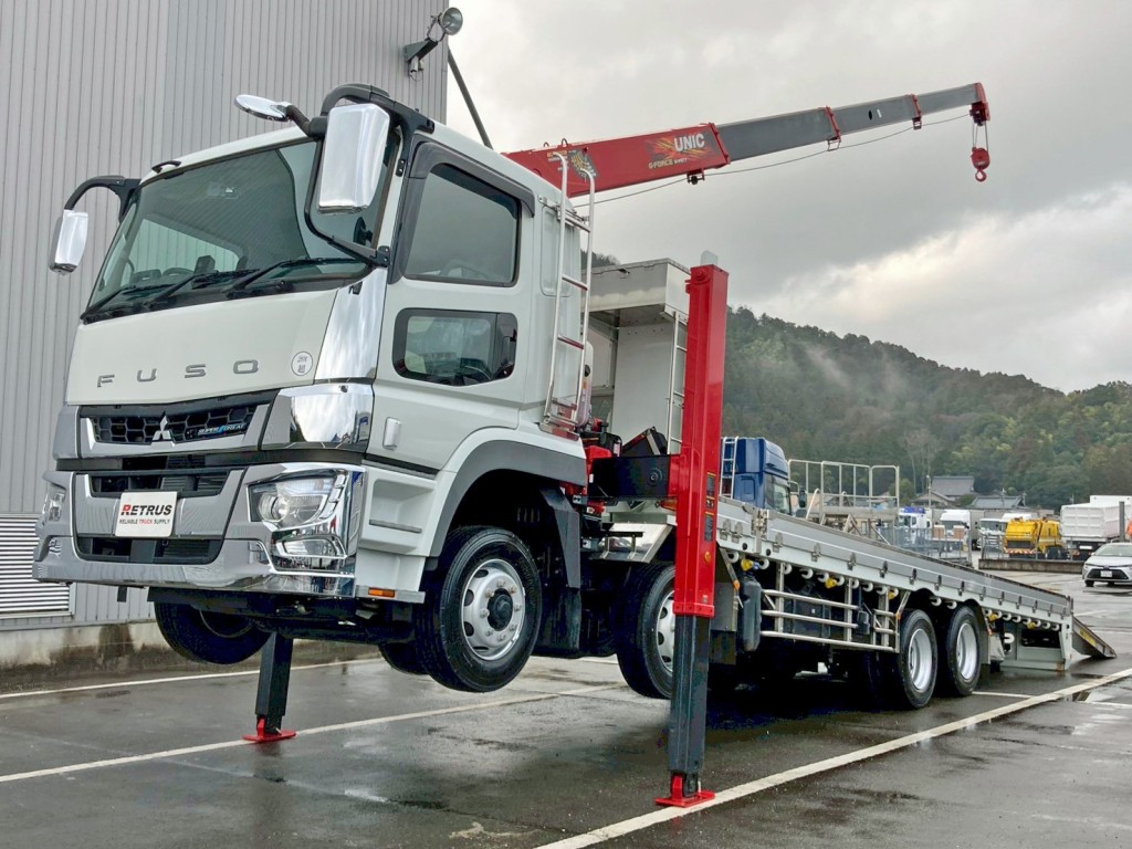 フロント周り、メッキパーツで飾っています。|三菱 スーパーグレート 2KG-FS70HZの写真1