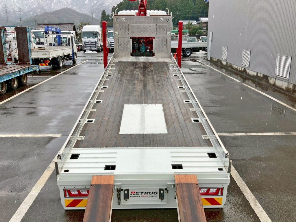 床は板張りです。|三菱 スーパーグレート 2KG-FS70HZの写真9