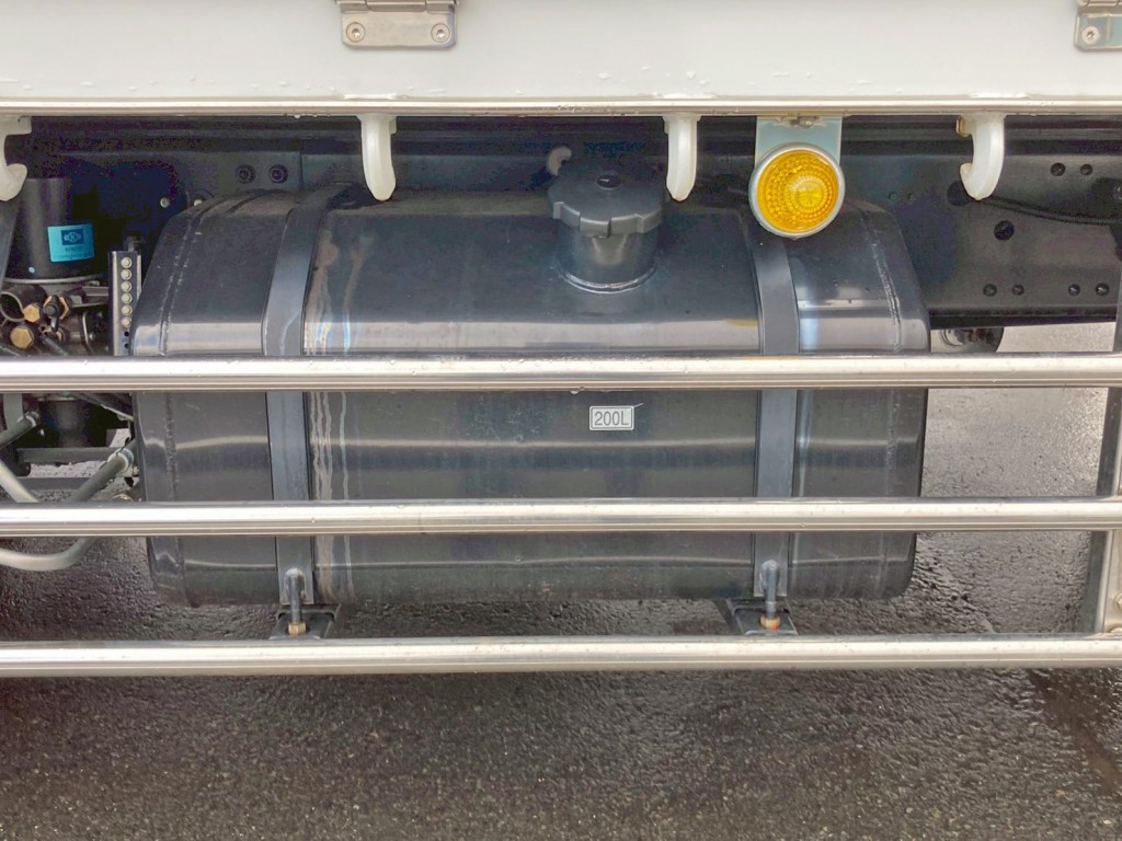燃料タンクは200Lです。|三菱 スーパーグレート 2KG-FS70HZの写真27
