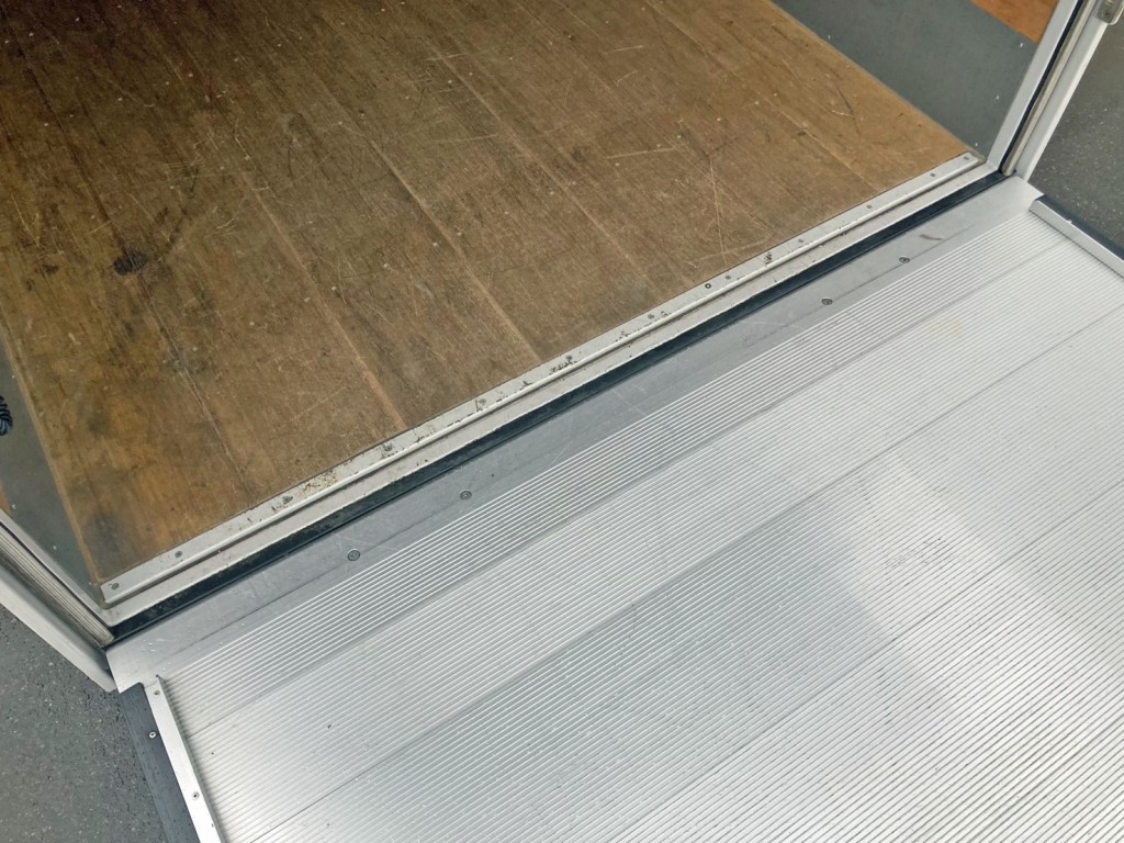 ゲートを上限まで上げた状態です。|日野 デュトロ 2RG-XZU712M(2WD)の写真13