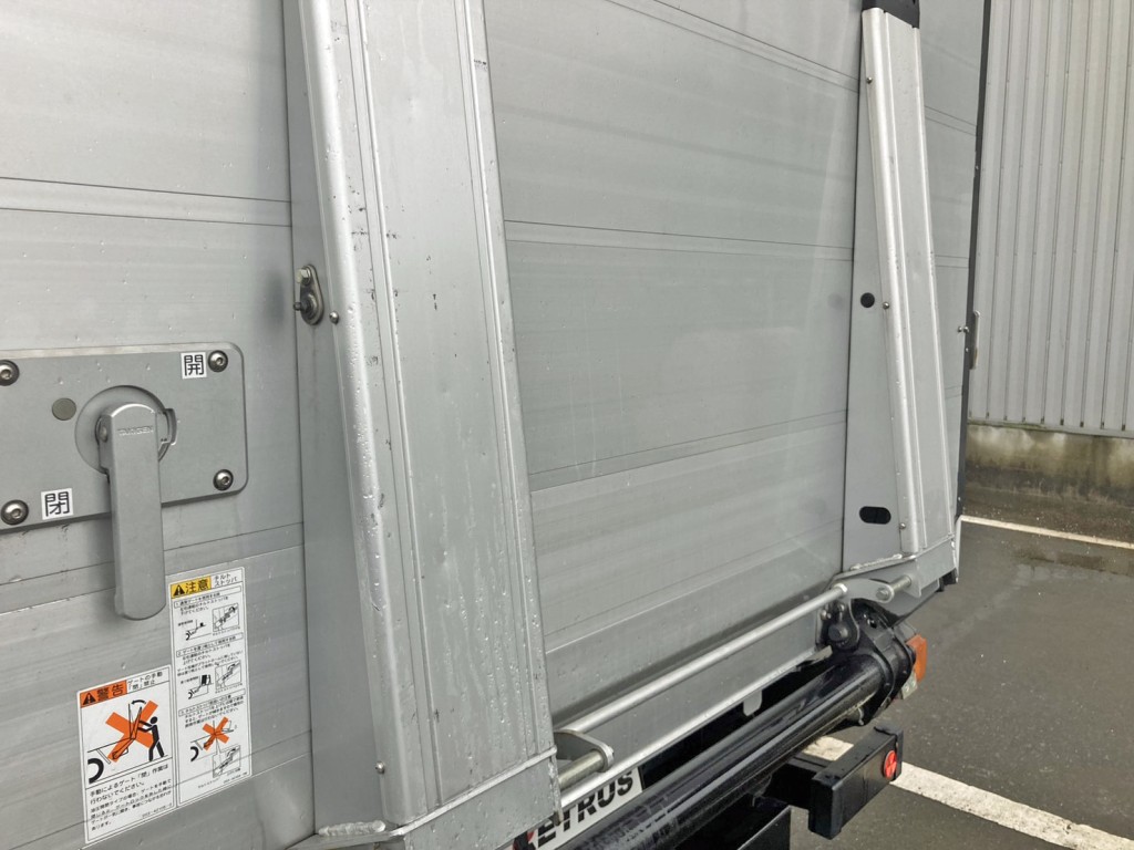 ゲートにヘコミがあります。(助手席側)|日野 デュトロ 2RG-XZU712M(2WD)の写真14