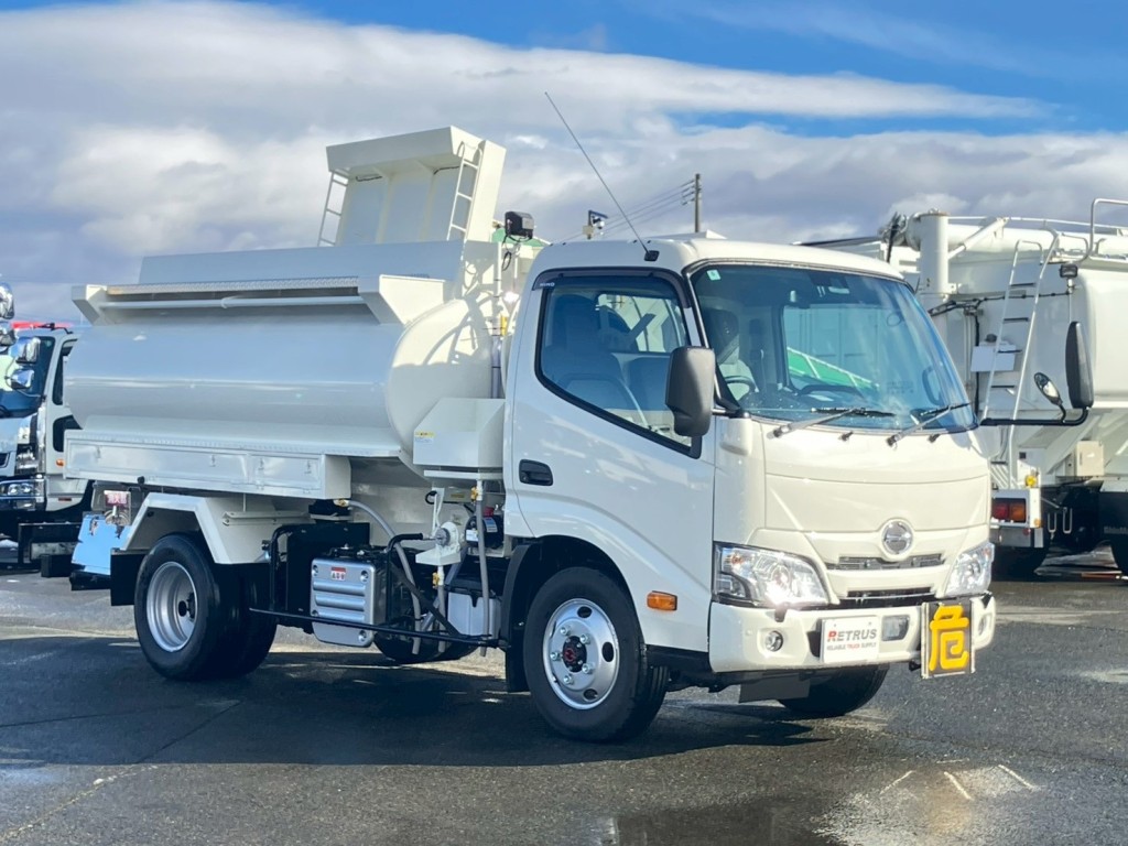 日野 デュトロ 2DG-XZU685M(4WD)の写真2