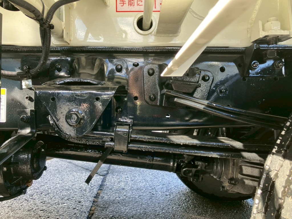 リーフサスです。|日野 デュトロ 2DG-XZU685M(4WD)の写真5