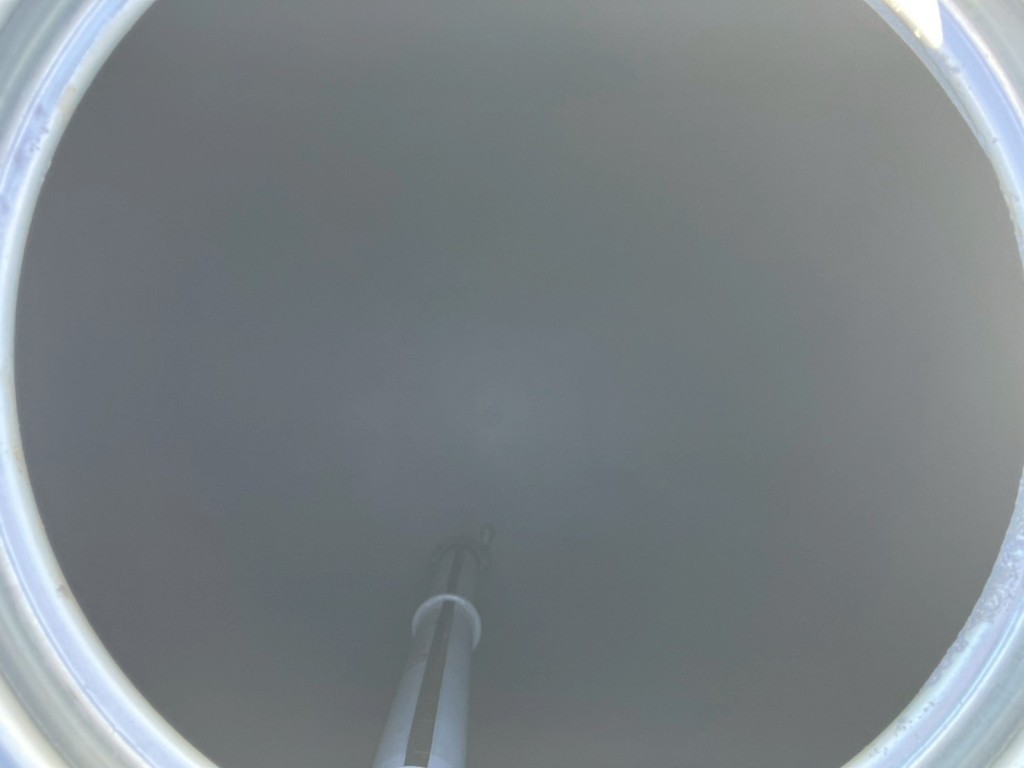 タンク内部の状態です。(後方)|日野 デュトロ 2DG-XZU685M(4WD)の写真9