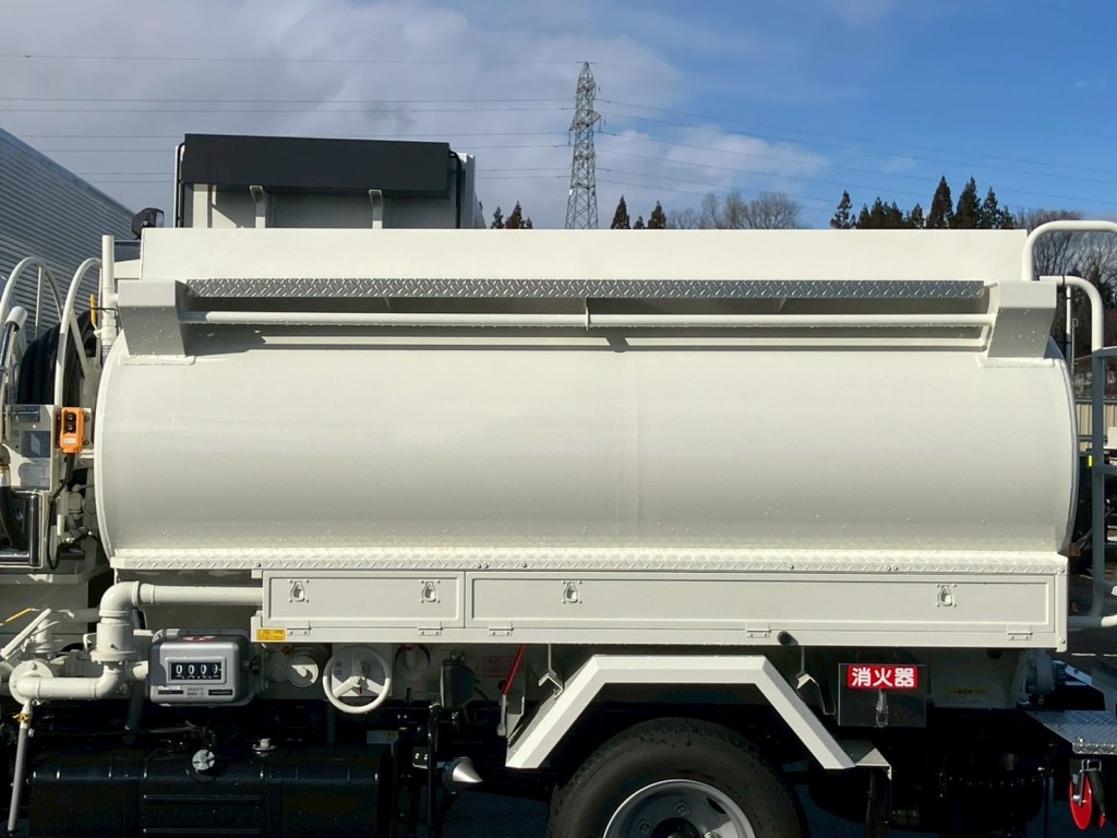 タンクの外観状態です。(助手席側)|日野 デュトロ 2DG-XZU685M(4WD)の写真11