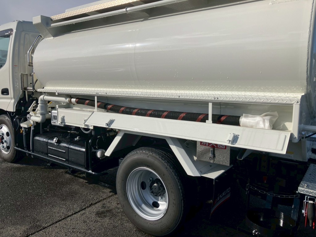 助手席側ホースです。|日野 デュトロ 2DG-XZU685M(4WD)の写真13