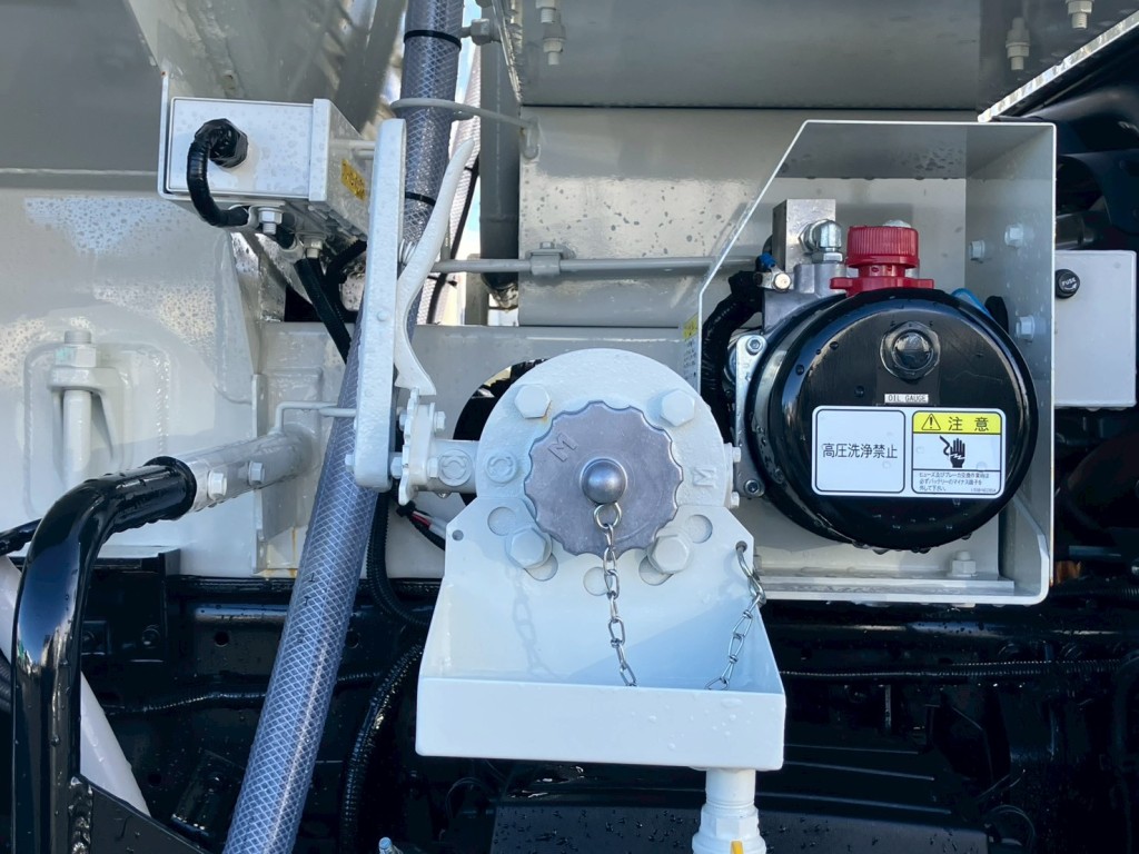 運転席側の配管の状態です。|日野 デュトロ 2DG-XZU685M(4WD)の写真21