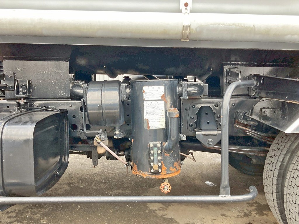 助手席側の配管周りの状態です。|日野 レンジャー ADG-FC7JCWA(2WD)の写真19