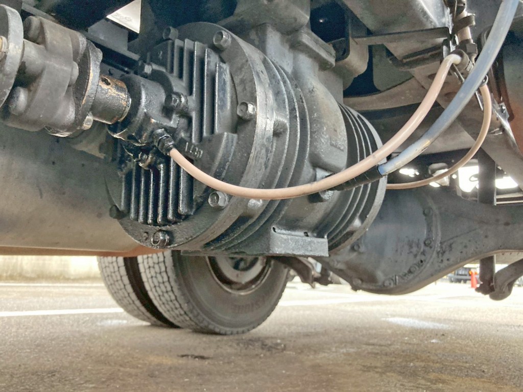 コンプレッサーです。|日野 レンジャー ADG-FC7JCWA(2WD)の写真21