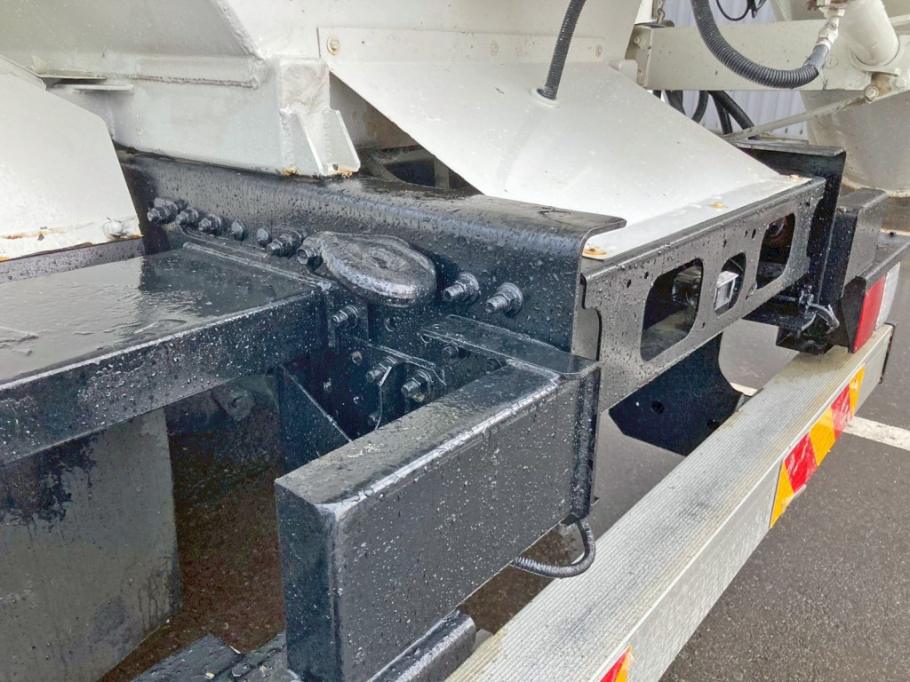 シャーシの状態です。|日野 プロフィア 2DG-FS1AGEの写真6