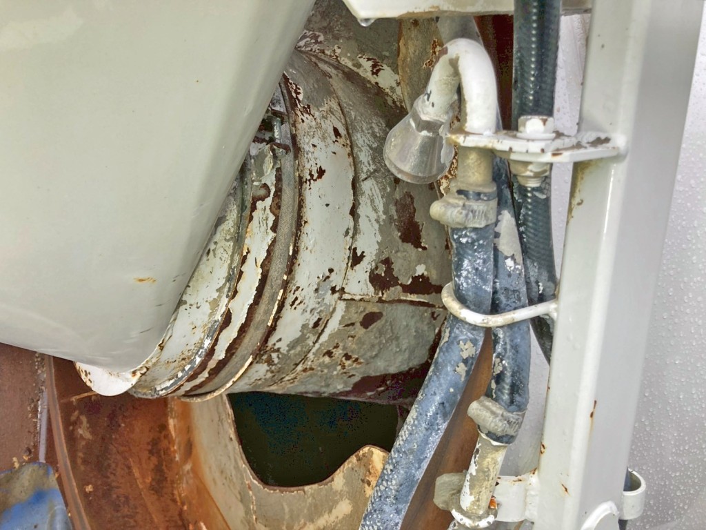 ブレード部の洗浄装置です。(詰まり有り)|日野 プロフィア 2DG-FS1AGEの写真11