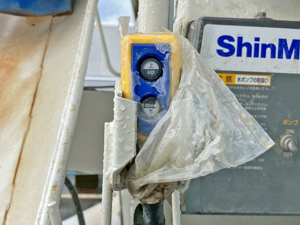 パワーシューターの操作スイッチです。|日野 プロフィア 2DG-FS1AGEの写真19