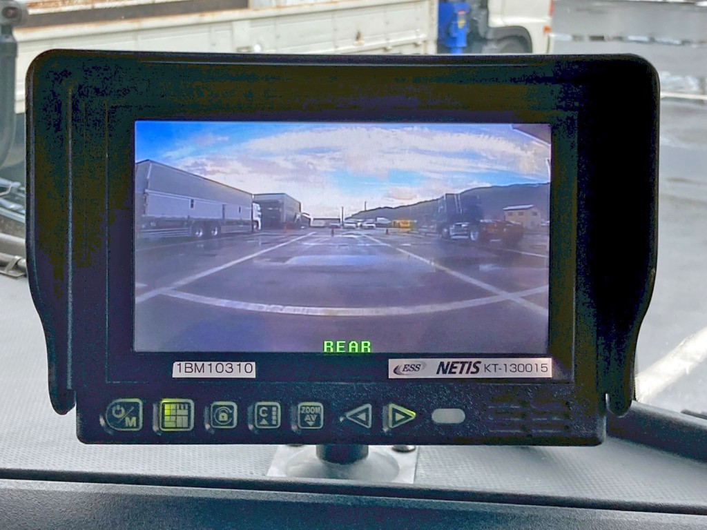 液晶バックモニター付きです。|日野 プロフィア 2DG-FS1AGEの写真28