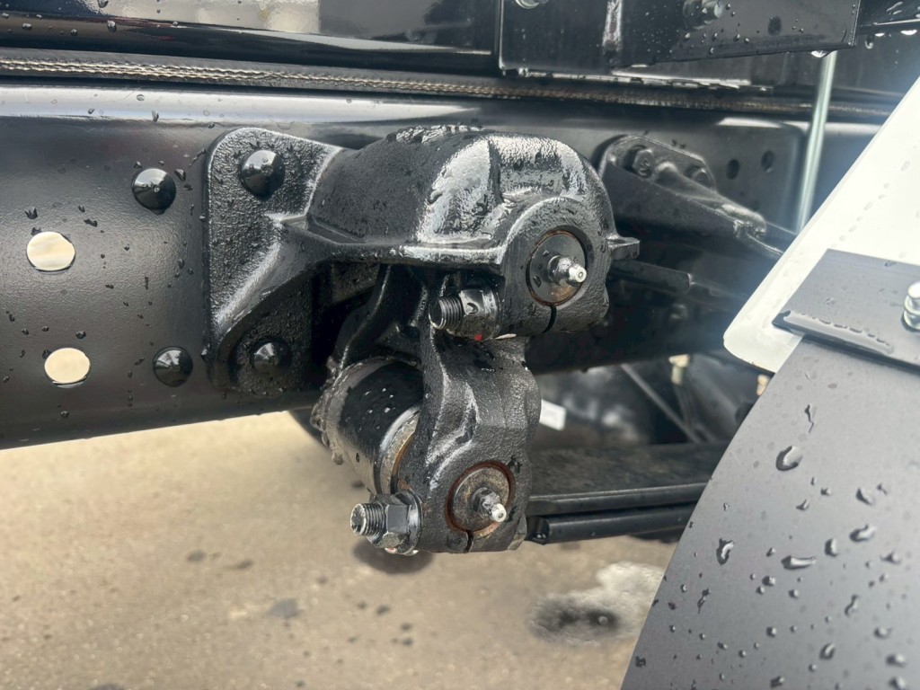 リーフサスです。|三菱 ファイター 2KG-FK72F(2WD)の写真5