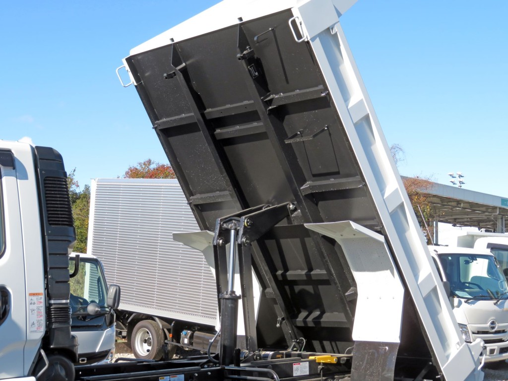 三菱 ファイター 2KG-FK72F(2WD)の写真9