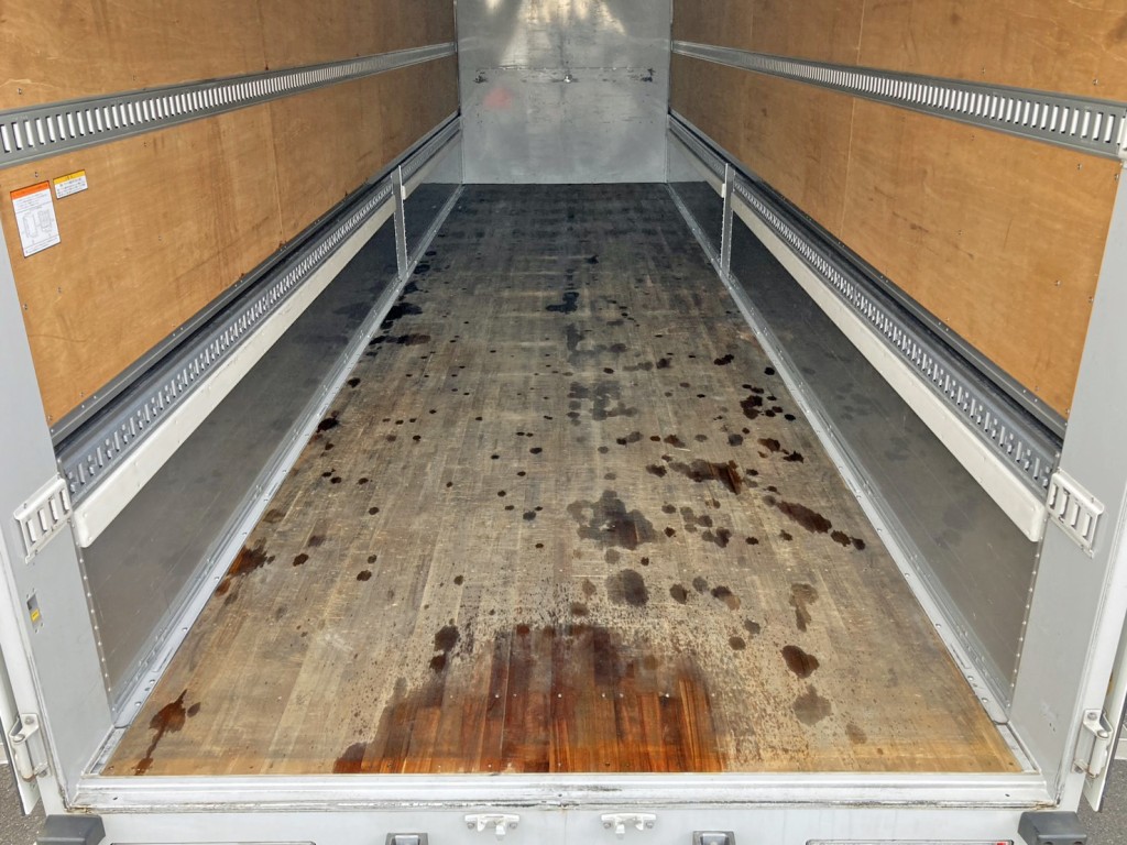 床は板張りです。|UDトラックス クオン 2RG-CG5FAの写真11