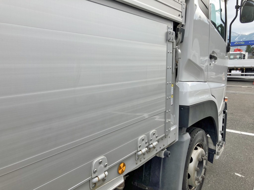 運転席側アオリ前方にキズがあります。|UDトラックス クオン 2RG-CG5FAの写真22