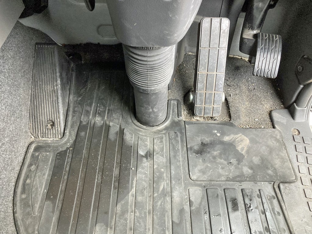 2ペダル仕様です。|UDトラックス クオン 2RG-CG5FAの写真29