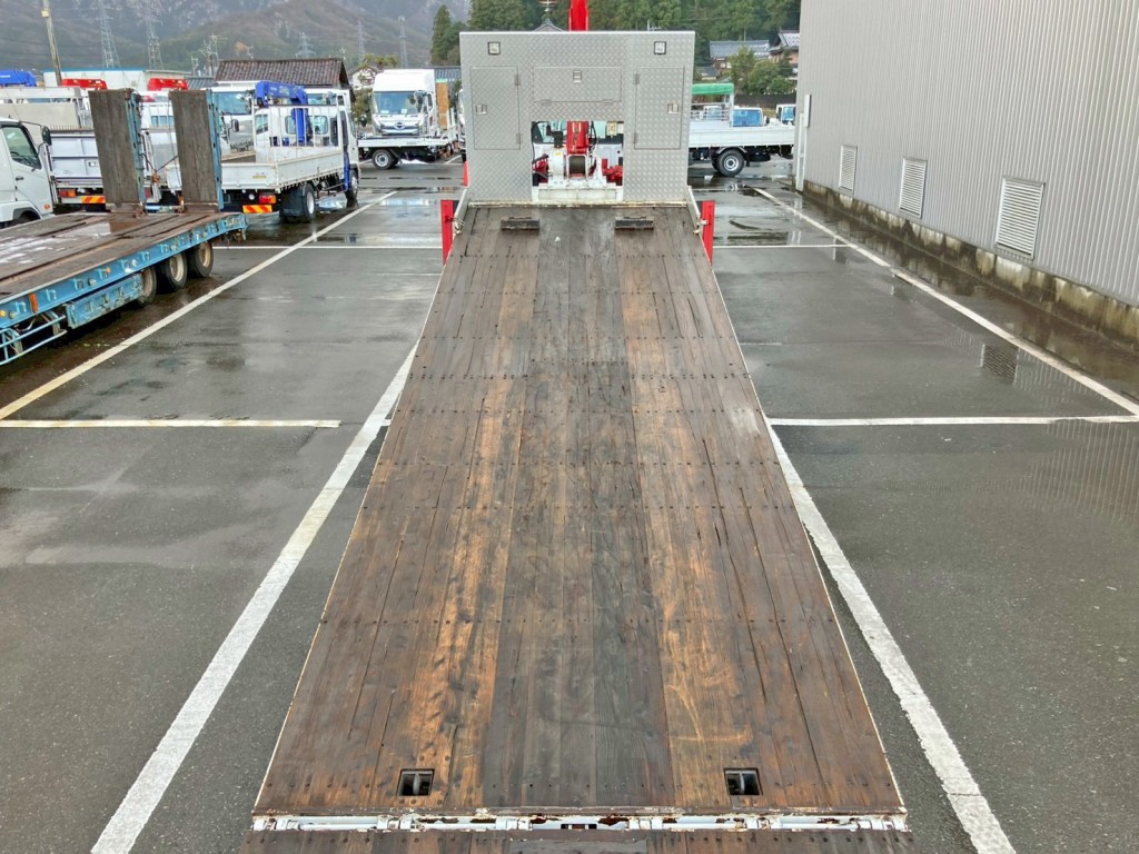 床は板張りです。|三菱 スーパーグレート 2PG-FS70HZの写真9