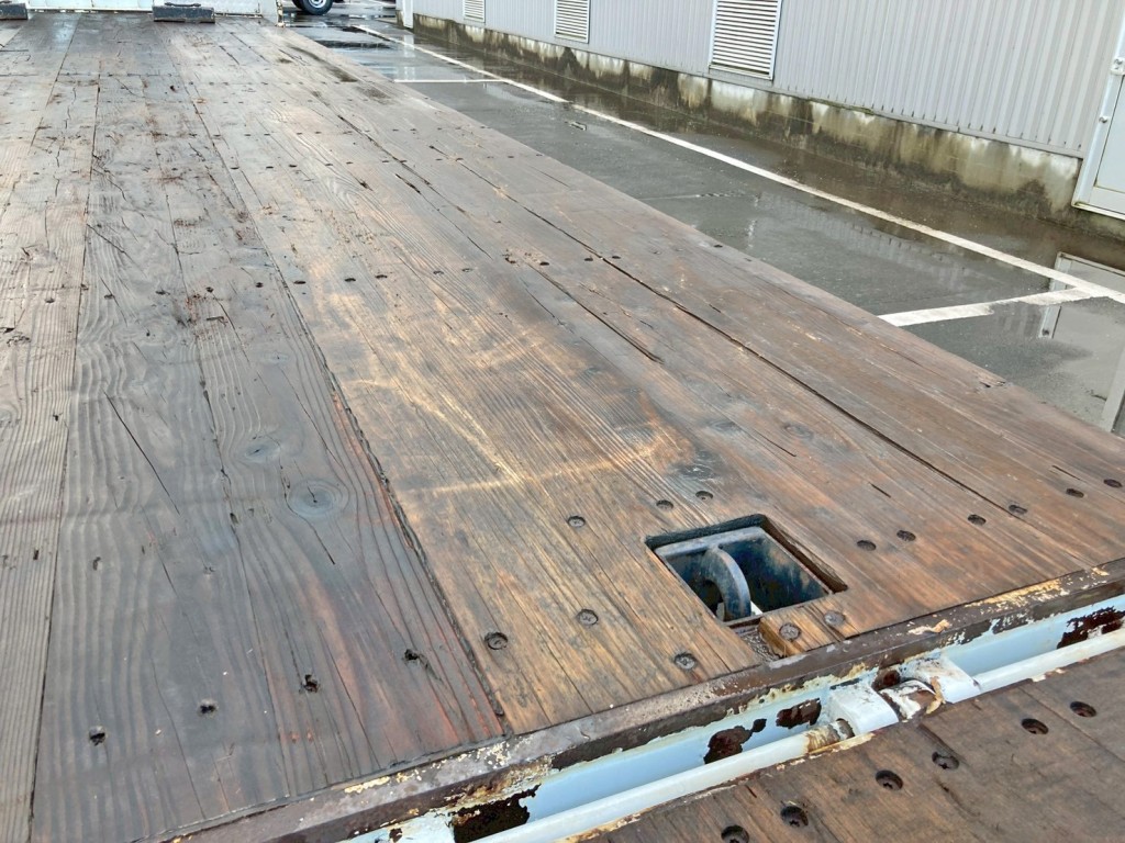 床板の状態です。(運転席側)|三菱 スーパーグレート 2PG-FS70HZの写真12