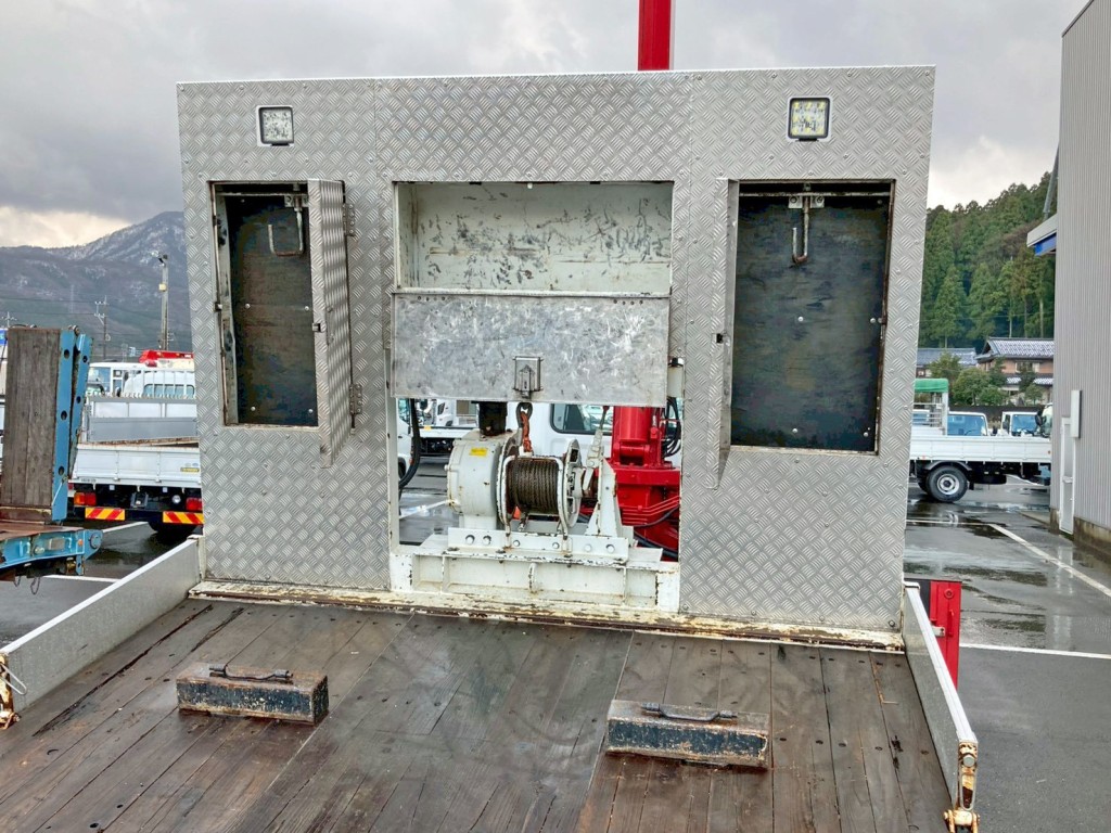 プロテクターはレバーブロック掛け付きの物入れが付いています。|三菱 スーパーグレート 2PG-FS70HZの写真14