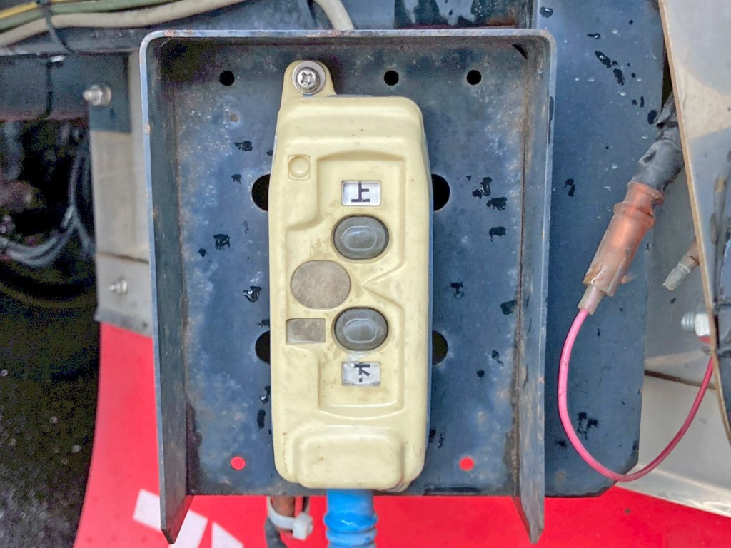 自動歩みの昇降スイッチです。|三菱 スーパーグレート 2PG-FS70HZの写真28