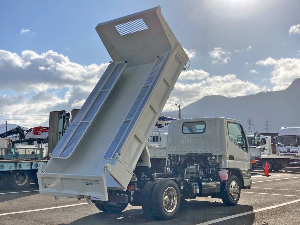 三菱 キャンター 2RG-FBA60(2WD)の写真4