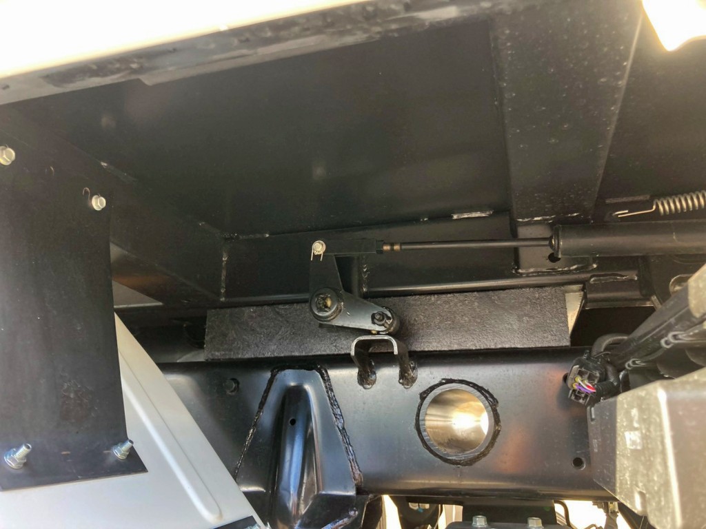 シャーシとネタの状態です。(縦ネタ・横ネタは鉄製です)|三菱 キャンター 2RG-FBA60(2WD)の写真6