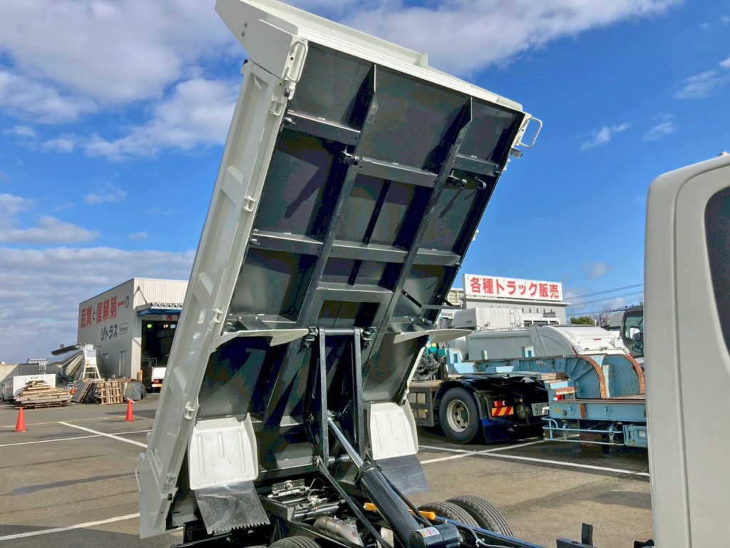 三菱 キャンター 2RG-FBA60(2WD)の写真11