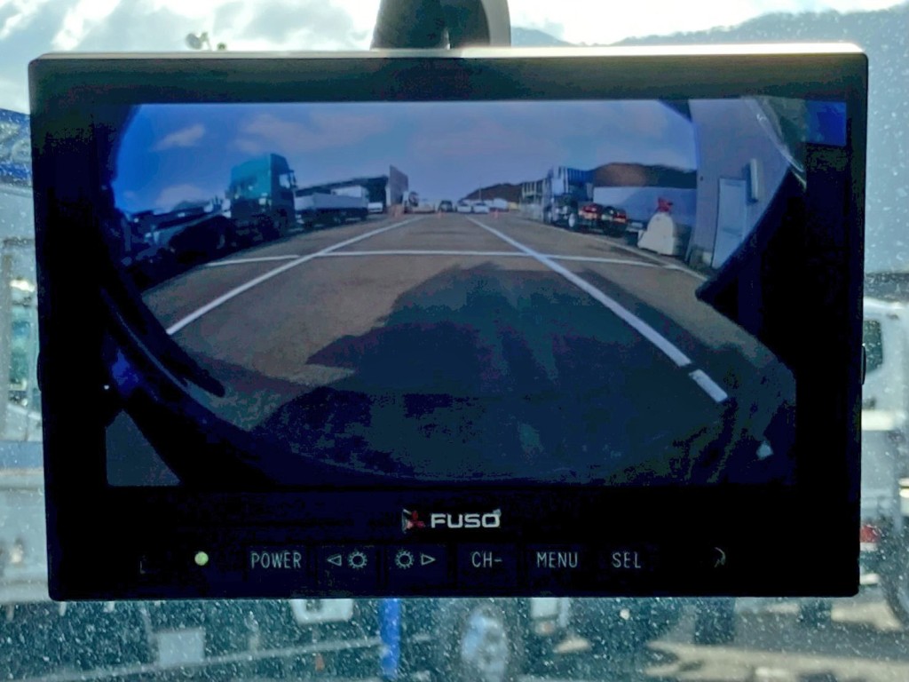 液晶バックモニター付きです。|三菱 キャンター 2RG-FBA60(2WD)の写真18