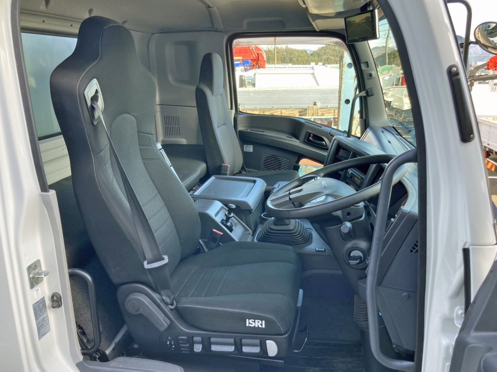 いすゞ ギガ 2PG-CYZ77Cの写真7