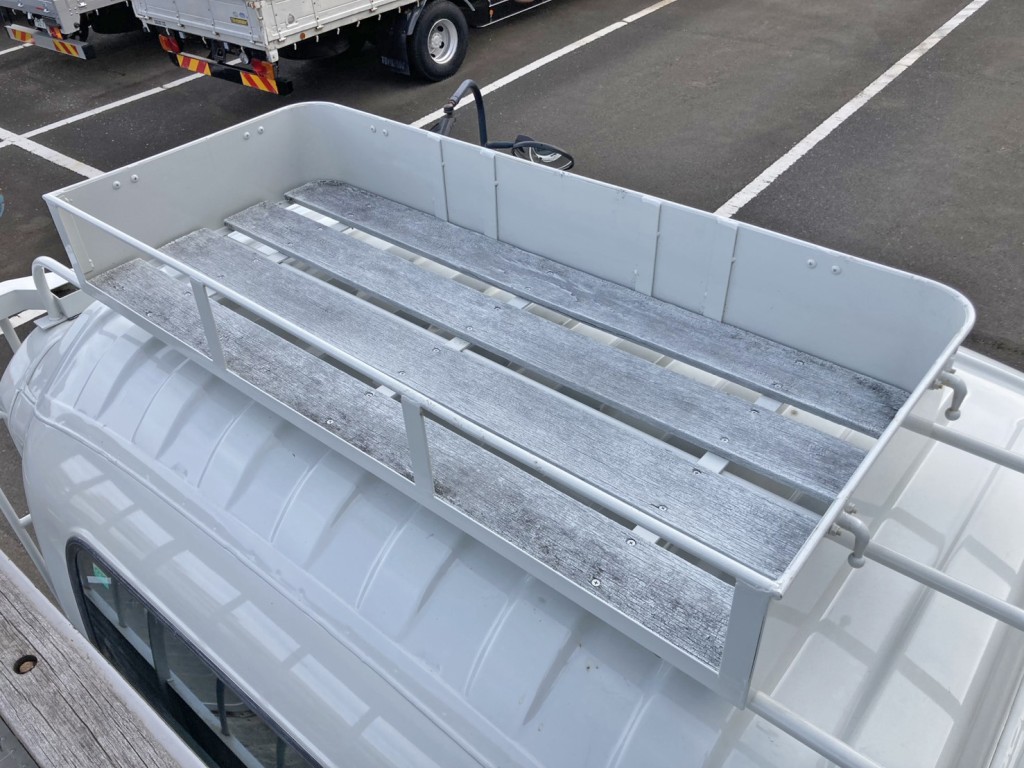 シートデッキの状態です。|いすゞ フォワード PKG-FRR90S1(2WD)の写真37