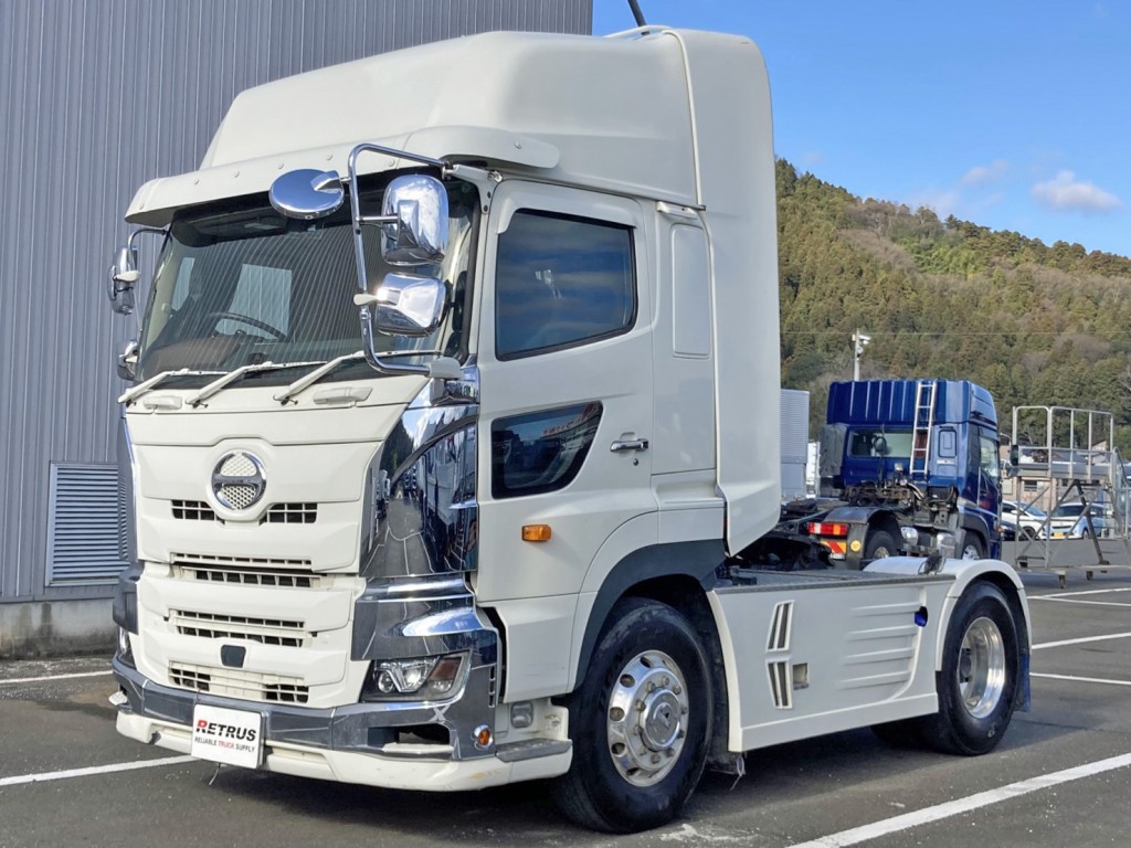 フロント周り、メッキパーツで飾っています。|日野 プロフィア 2DG-SH1EDGGの写真1