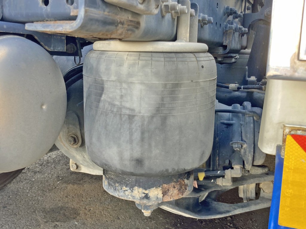 エアサスです。|日野 プロフィア 2DG-SH1EDGGの写真5