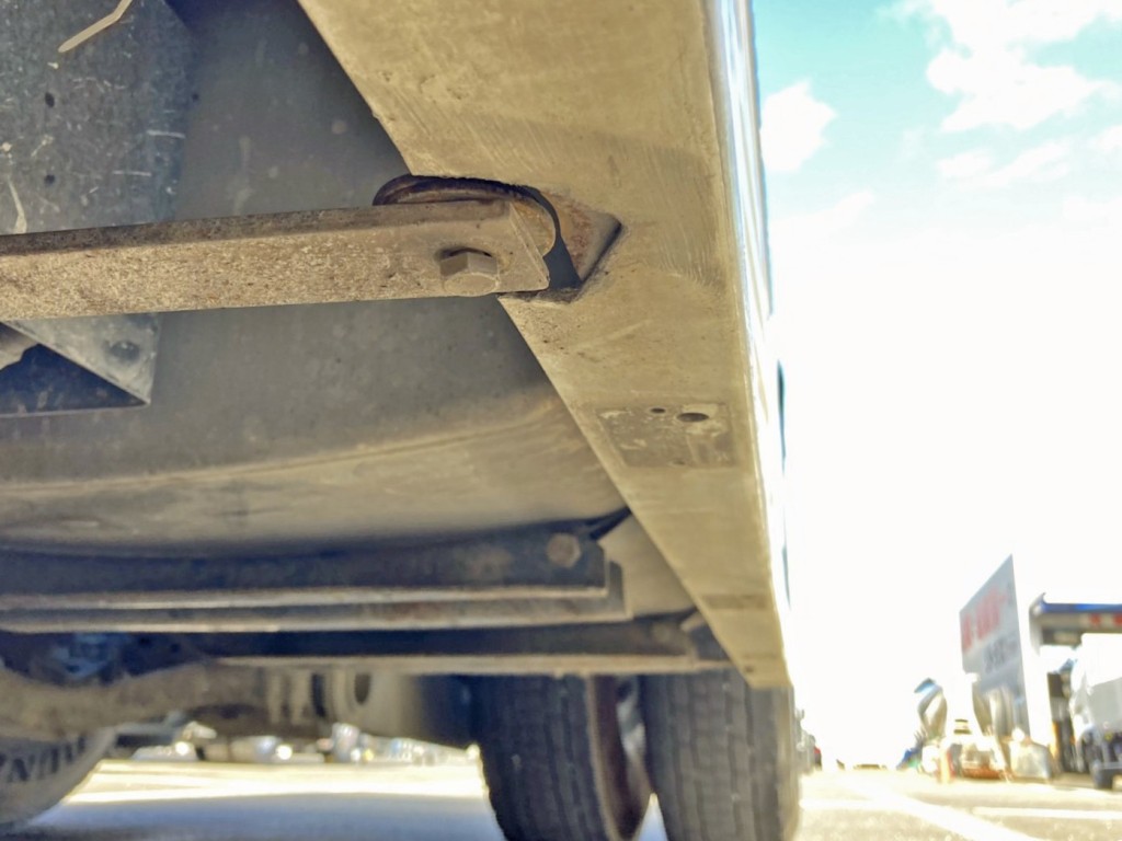 下部取付部の状態です。(助手席側)|日野 プロフィア 2DG-SH1EDGGの写真23