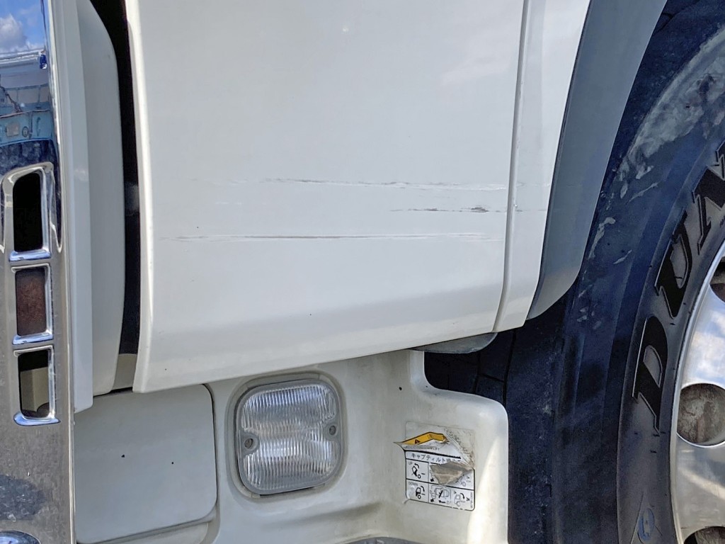 助手席ドアに引きキズがあります。|日野 プロフィア 2DG-SH1EDGGの写真30