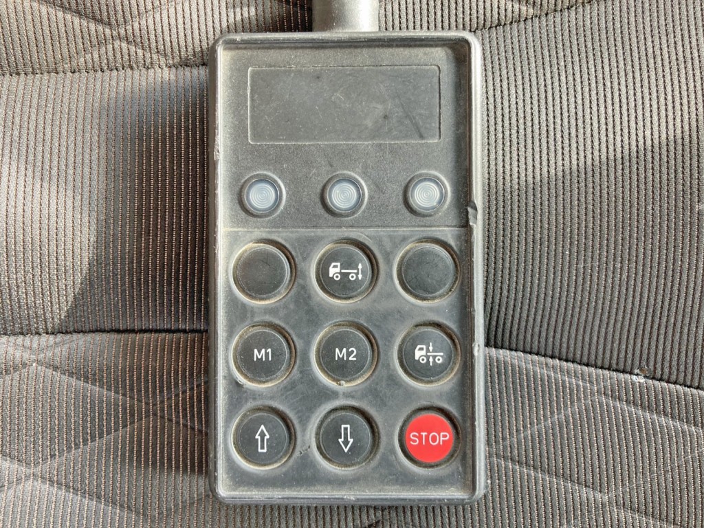 エアサスのコントローラーです。|日野 プロフィア 2DG-SH1EDGGの写真41