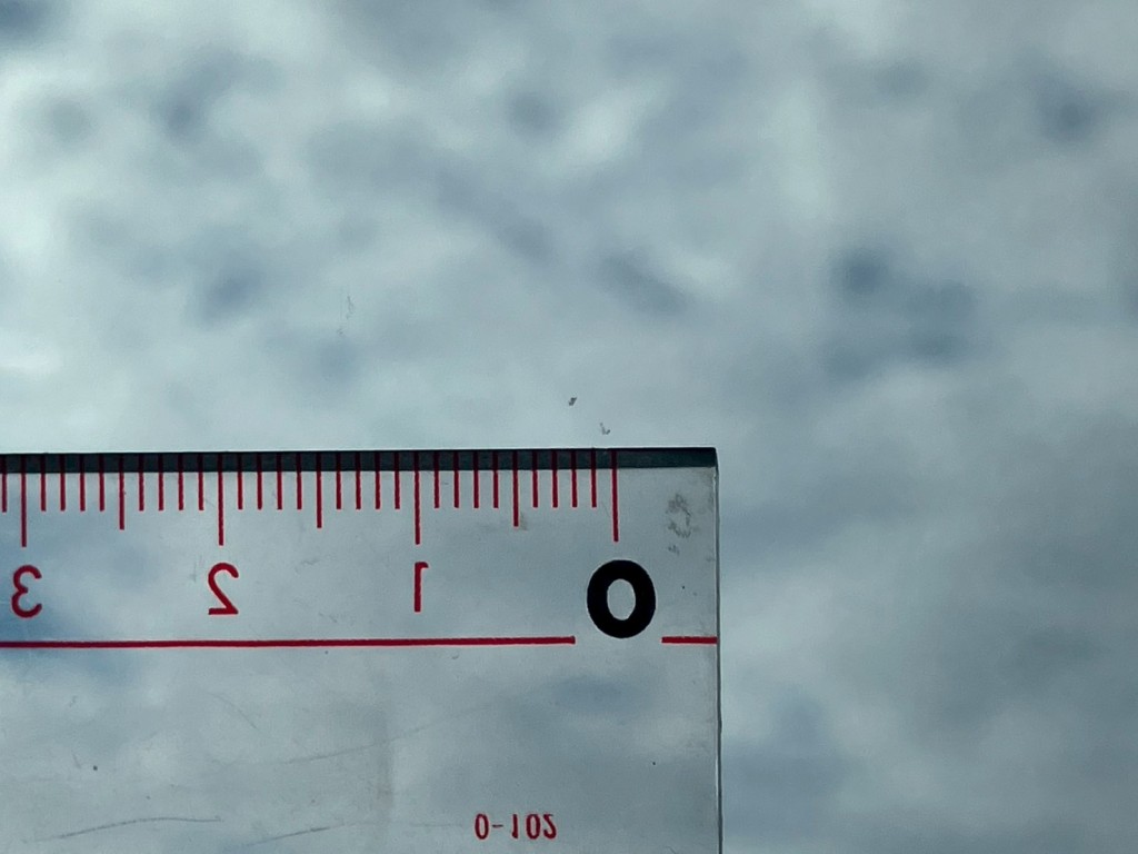 フロントガラスに飛び石があります。|いすゞ フォワード 2RG-FRR90S1(2WD)の写真16