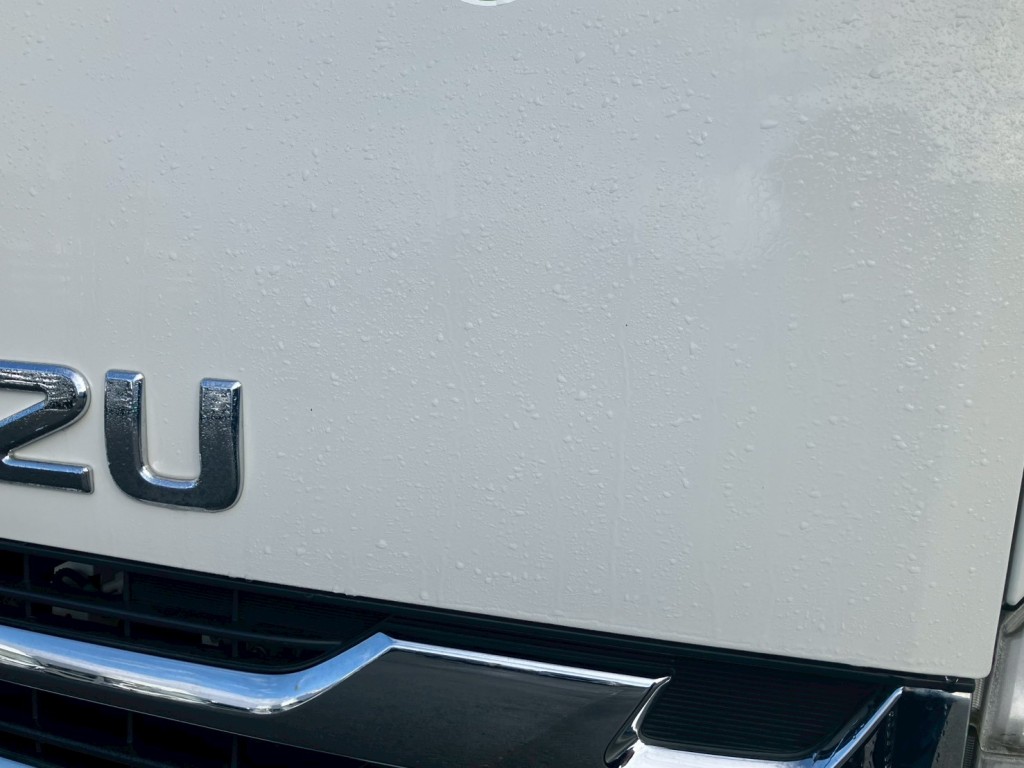 フロントパネルにキズがあります。|いすゞ フォワード 2RG-FRR90S1(2WD)の写真17